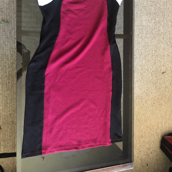 Women's dress - Picture 2 of 2